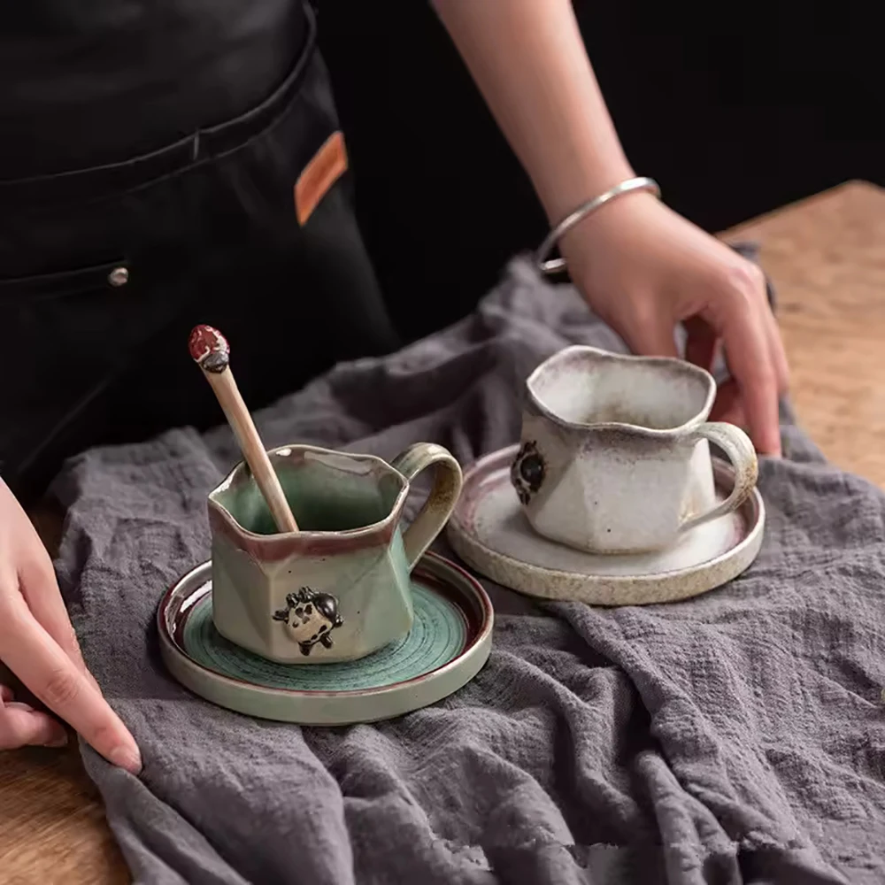 

160ml Creative Ladybug Funnel Handleless Japanese Coarse Pottery Mug for Shop Retro Ceramic Coffee Cups and Saucers with Spoon