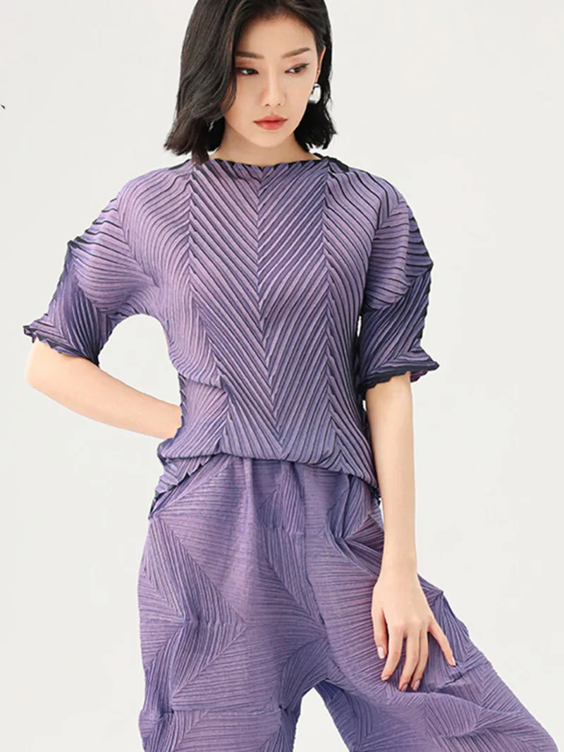 2025 Summer Pleated New Dopamine Outfit Half Sleeve T-shirts For Women Slimming Temperament Purple Loose Tops 2266X