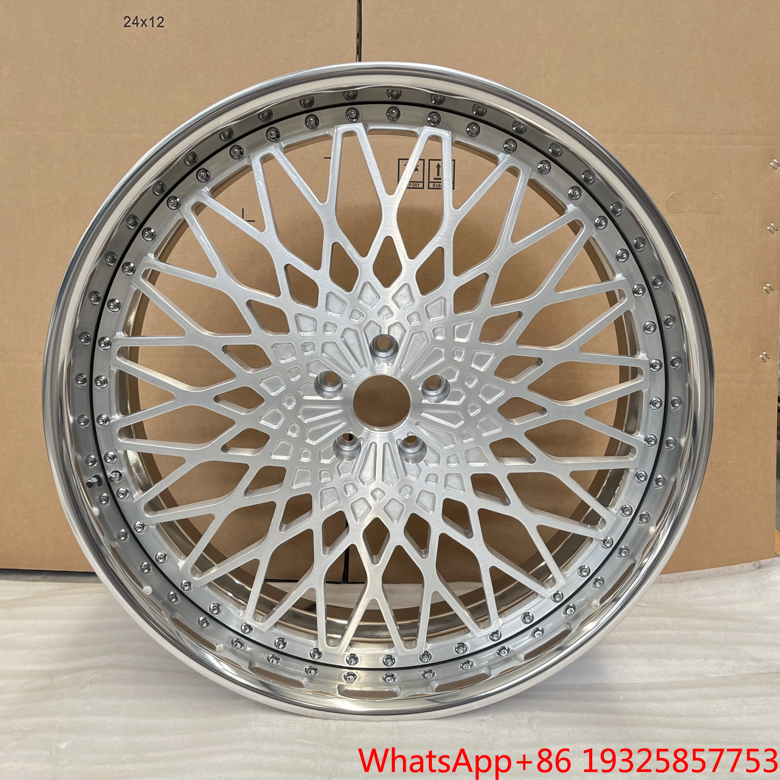 wo-Piece Mesh Car Wheel Rim with Polished Outer Lip Brushed Silver Forged T  Upgrade for Daily Driving and Show Car Modification