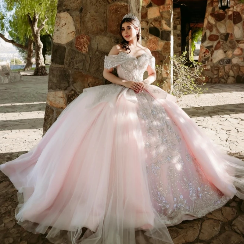 

Light Pink Shiny Ball Gown Quinceanera Dresses Sequin Applique Lace Beading Crystal Tull Corset Off Shoulder Sweet 16 Dress