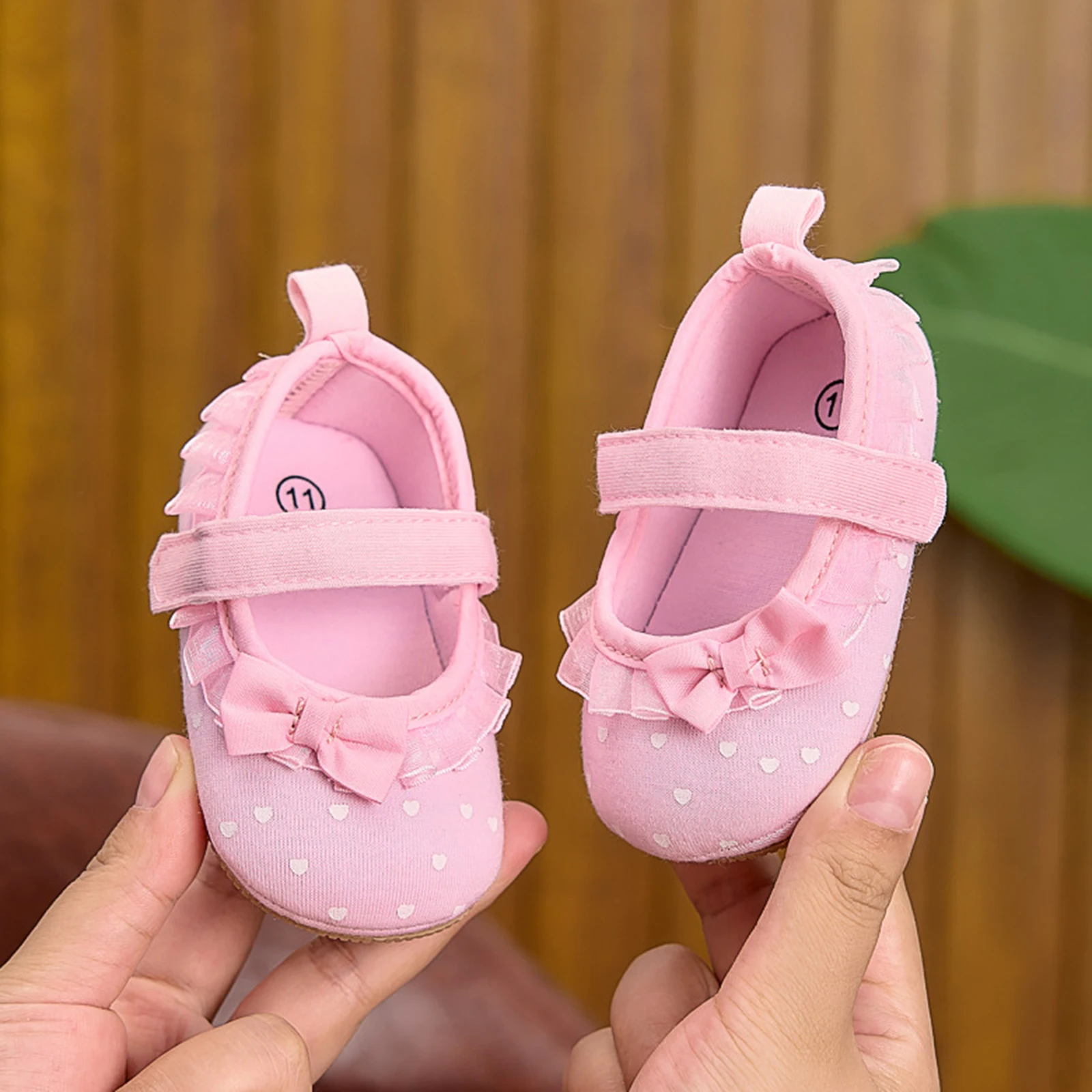 

Обувь для малышей от 0 до 12 месяцев с принтом в виде сердечек и бантом, обувь для ходьбы для маленьких девочек, обувь для кроватки