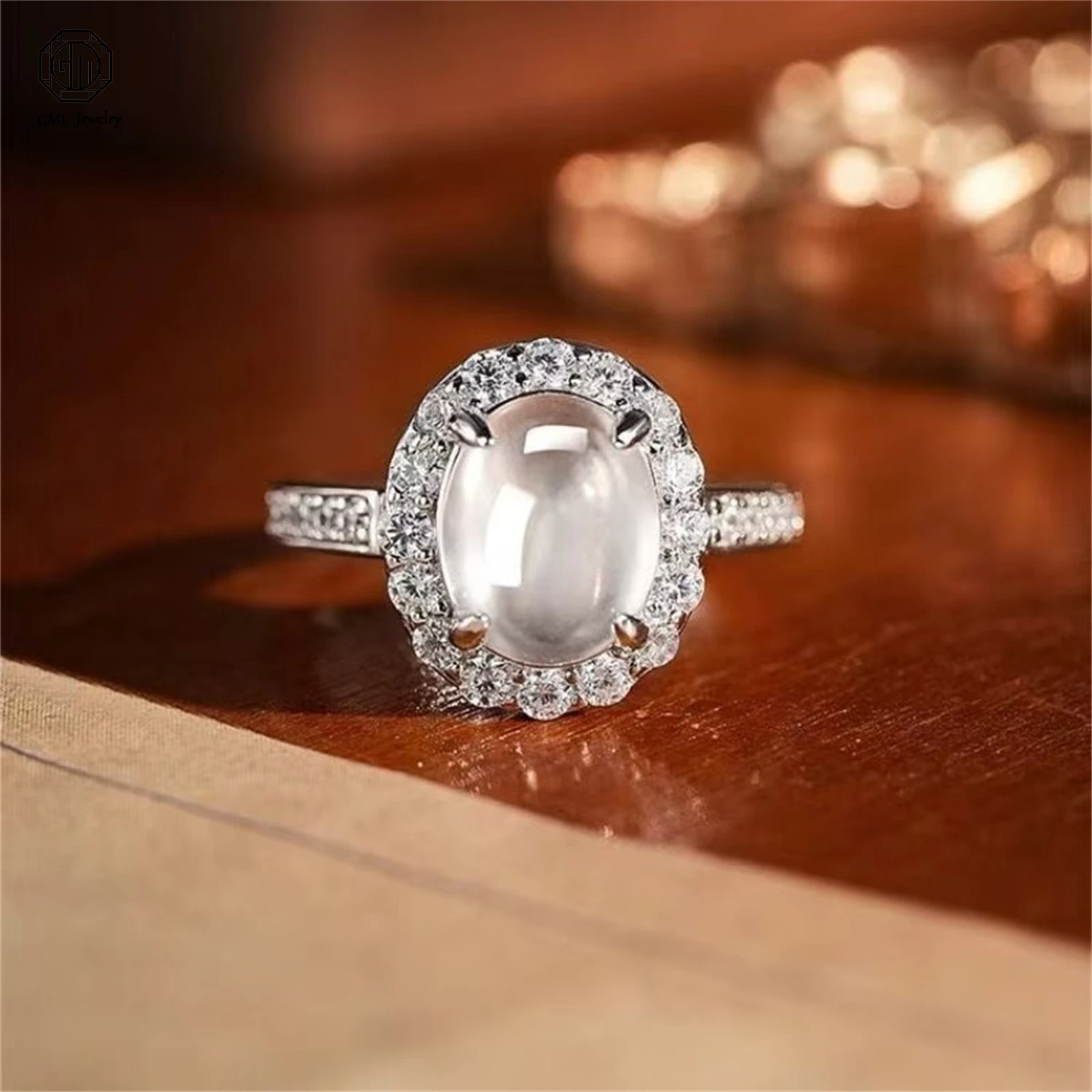 Natural Ice Translucent White Chalcedony Quartzite Egg Shaped Open Adjustable Ring Women Fashion Exquisite Ring Jewelry Gift