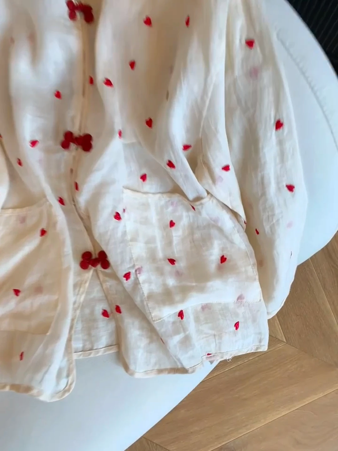 신상 중국 스타일 달콤한 하트 자수 버튼 루즈핏 슬림핏 여성용 브이넥 긴팔 캐주얼웨어