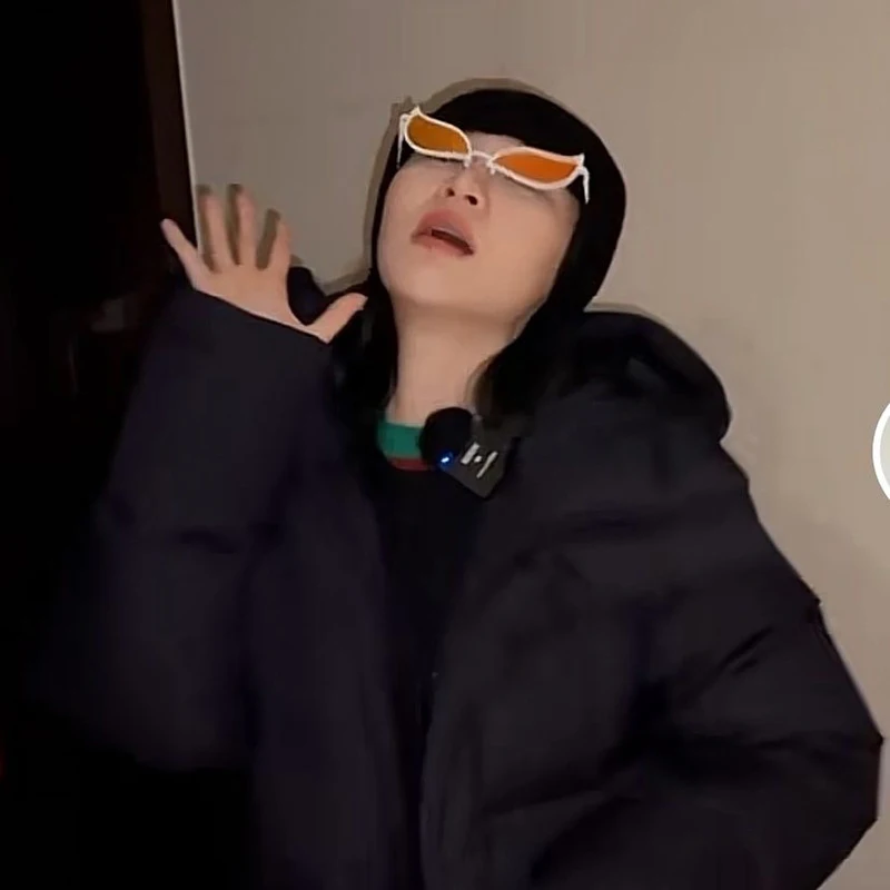 女性と男性のためのコスプレサングラス,アニメ,PVC,楽しい,クリスマスギフト,パーティーアクセサリー