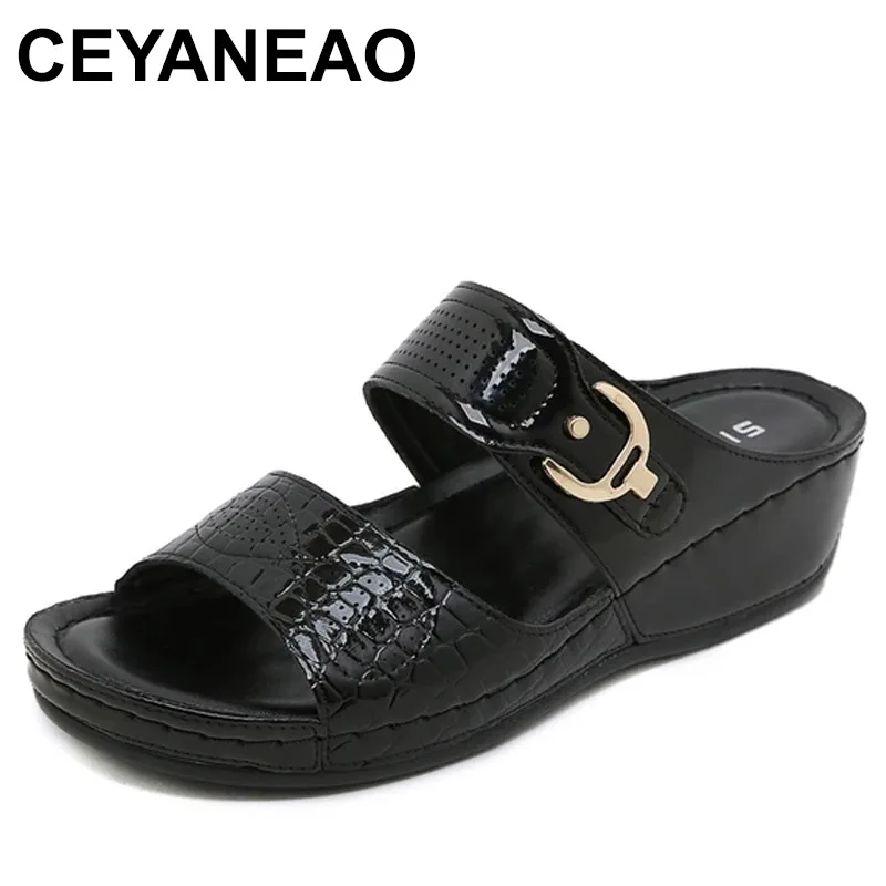 

Сандалии женские кожаные на мягкой танкетке, удобные босоножки на плоской подошве, пляжная обувь в богемном стиле, лето 2024