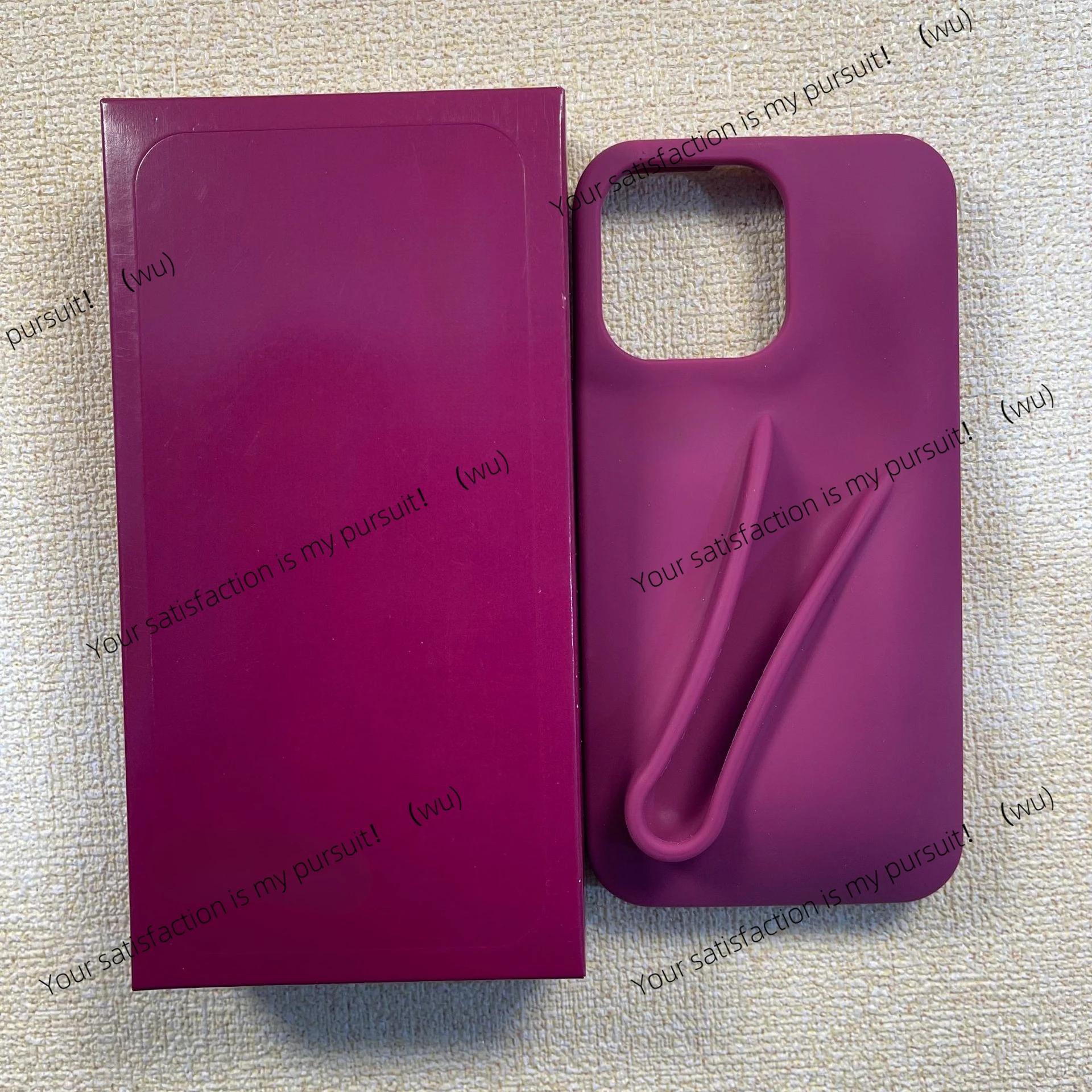 

Lip gloss silicone is suitable for Apple 15pro silicone phone case