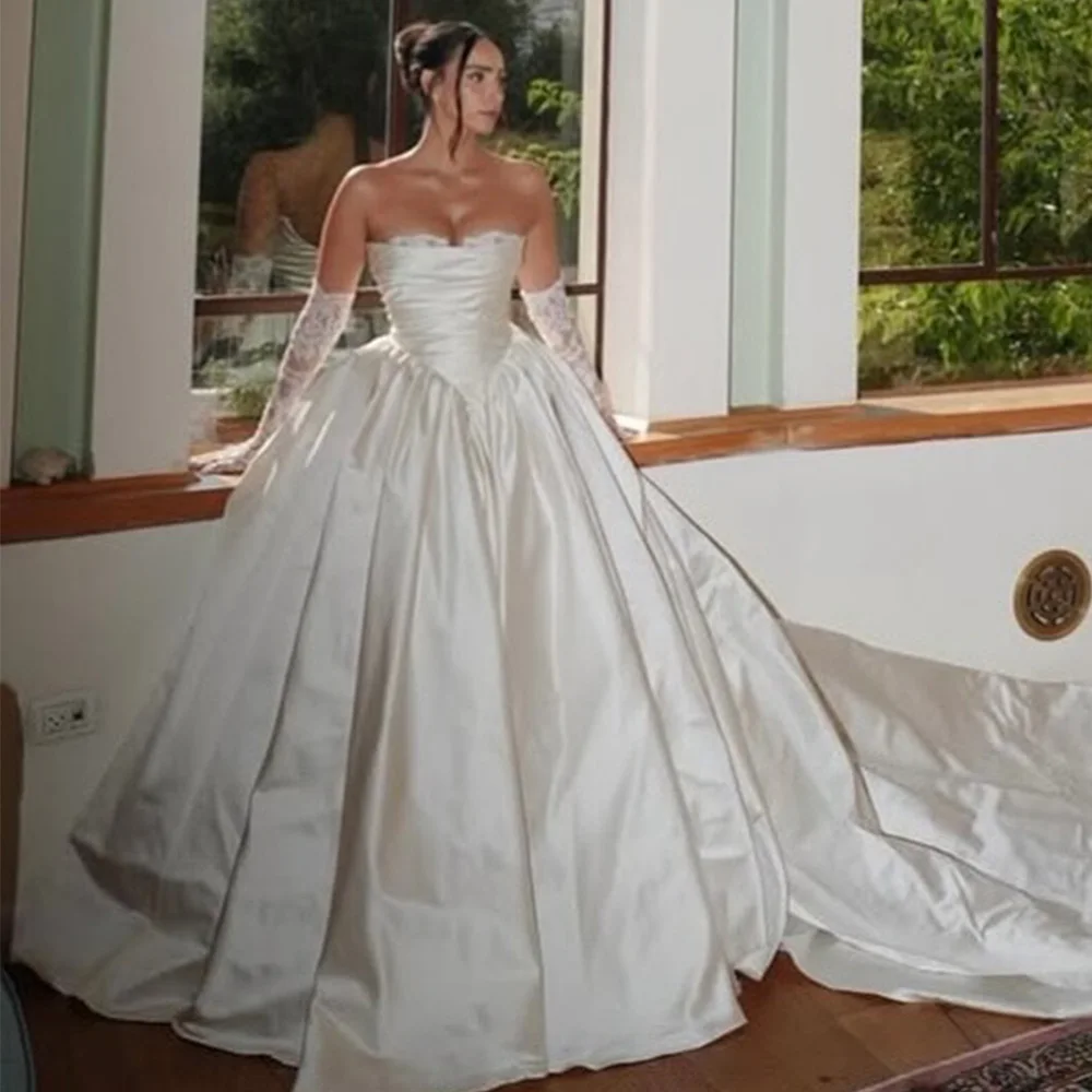 

Изысканное атласное свадебное платье А-силуэта без бретелек и рукавов с кружевом, на заказ, для невесты