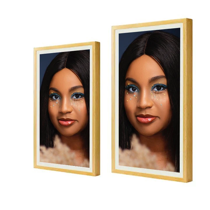 

21.5 Inch Smart Electronic Picture Digital Photo Frame With WiFi Touch Screen Clock Features Wood Material For Gallery