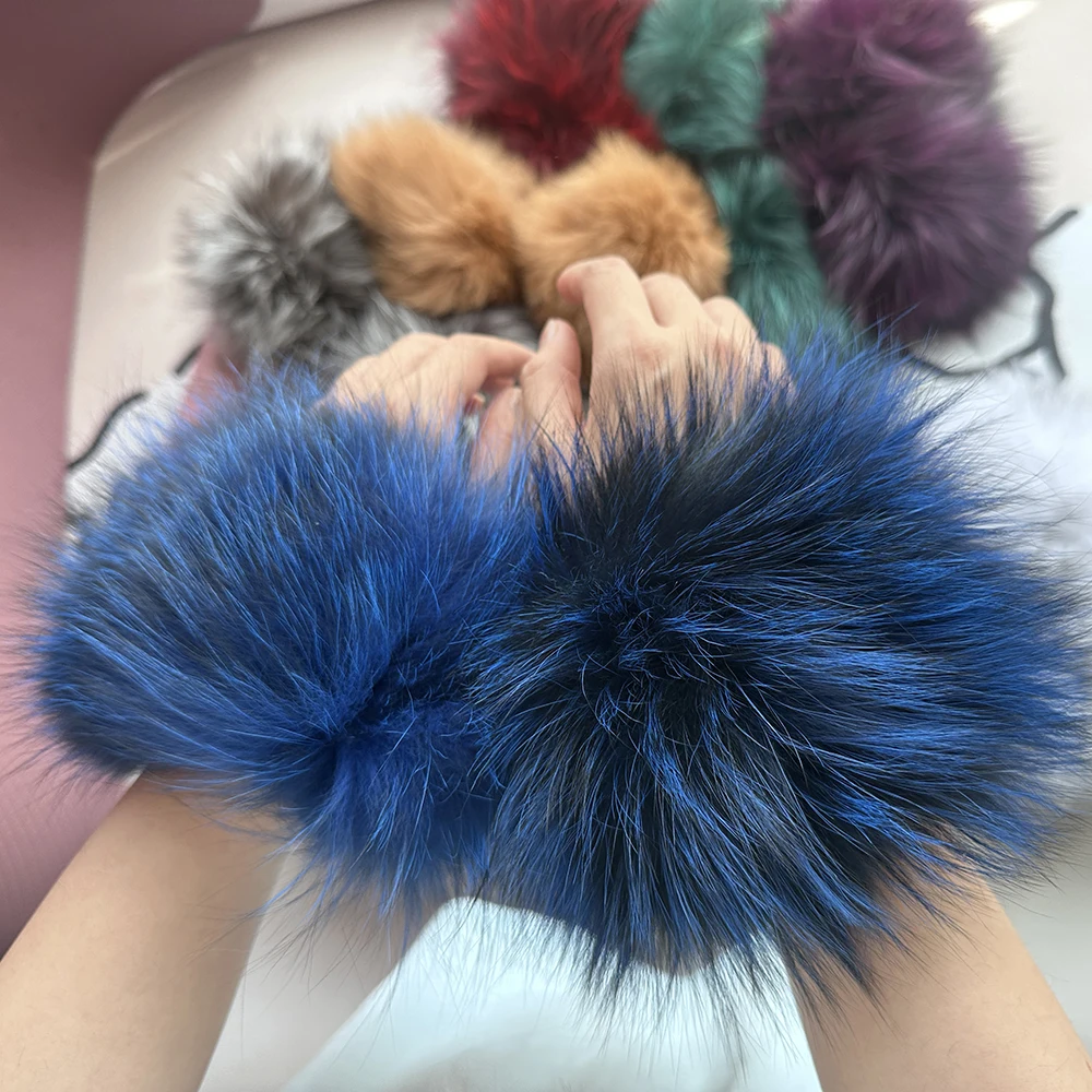 2026 New Style Fox Fur Cuff Arm Warmer Lady Bracelet Real Fur Wristband Glove High Quality Fox fur Cuffs Hot Sale Wrist Warmer