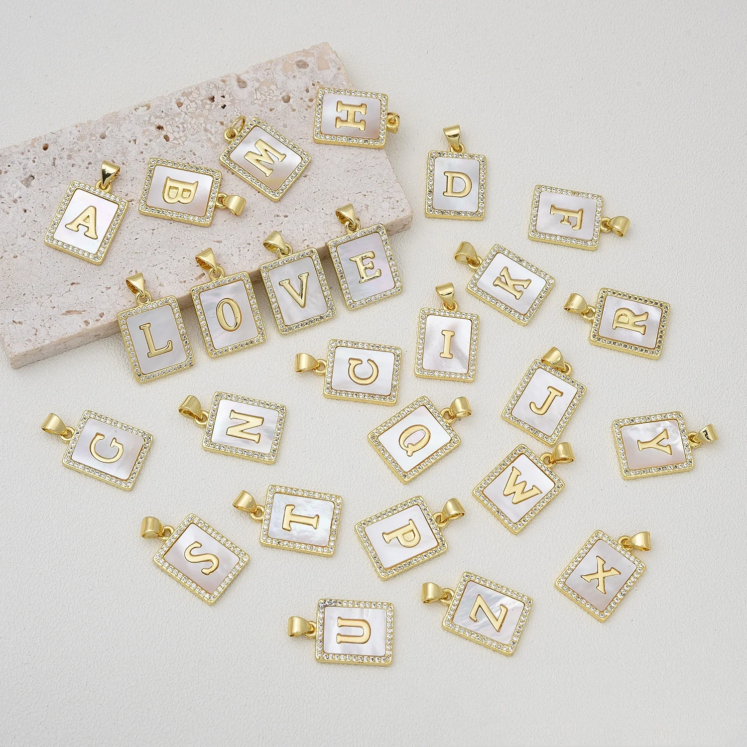 5pcs Hot Sale White Shell 26 English Letters Pendant Diy Pearl Necklace Bracelet Jewelry Accessories Material Wholesale