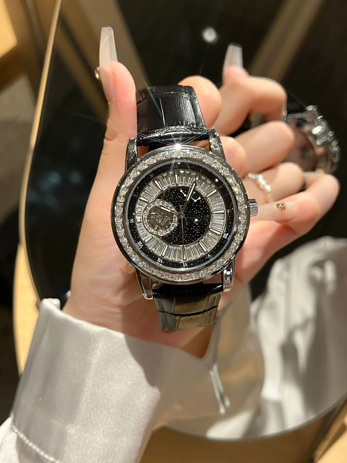 رائجة البيع للموسم الجديد ساعة رجالي حركة ميكانيكية أوتوماتيكية مجوفة توربيون طائر مقاوم للماء مضيئة الأعمال S