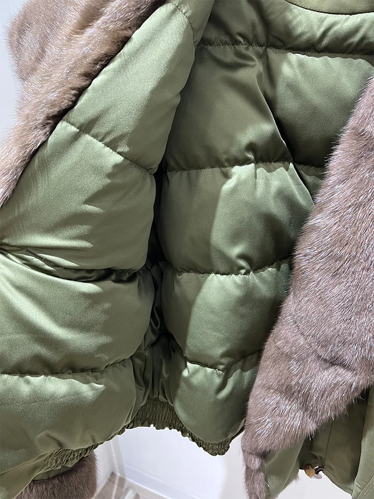 2025 الشتاء النساء الدافئة الطبيعية الحقيقية Muskrat فرو منك طوق أوزة أسفل سترة فاخرة سميكة الإناث أبلى معطف