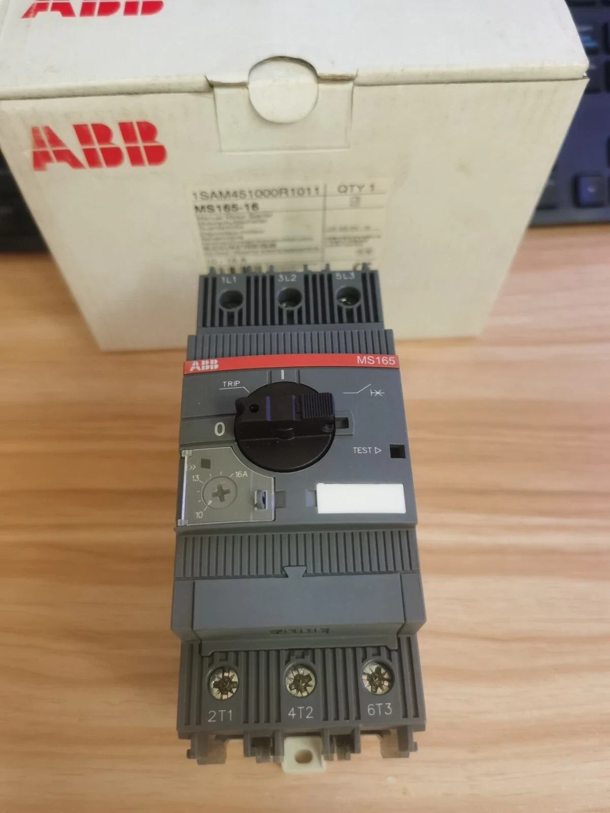 

10157478 MS165-16 1SAM451000R1011 Manual Motor Starter 10 ... 16 A