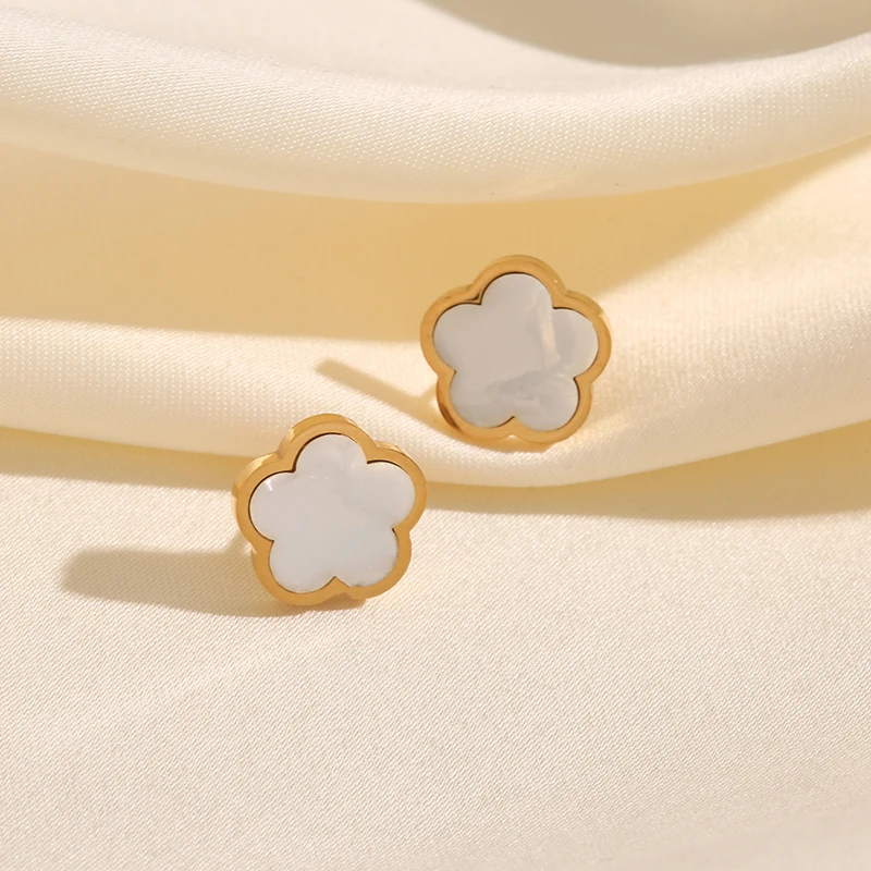 EILIECK 316L Stainless Steel Gold Color 5-Leaf Flower Stud Earrings For Women Personality Fashion Clover Ear Jewelry Girls Gift