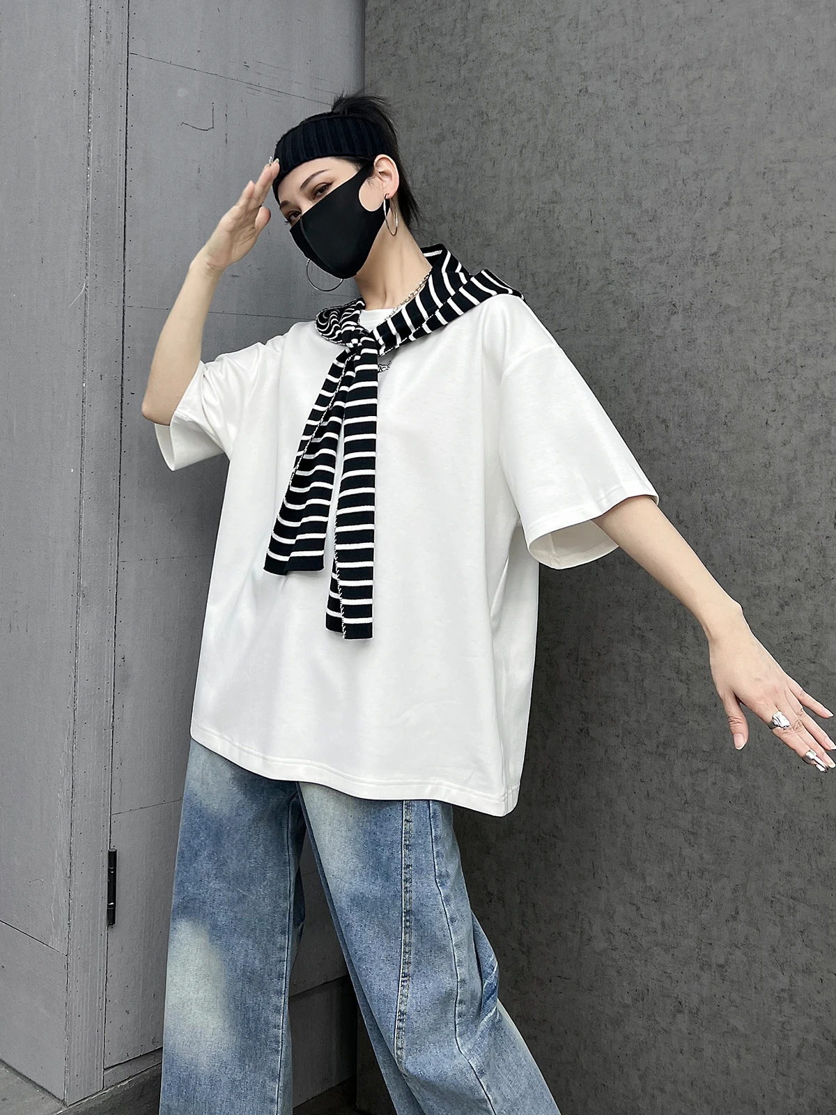 

M-Home Trendy Streetwear Summer T-irt 2026 New Loose Svel Women's Top with Scarf White irt Straight Cut Cotton or...