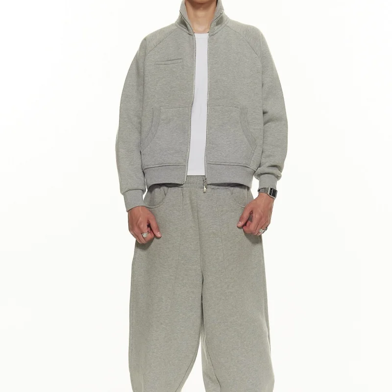 

Европейский и американский комплект: толстовка на молнии с длинными рукавами и прямые свободные спортивные брюки для уличной моды и повседневной носки.