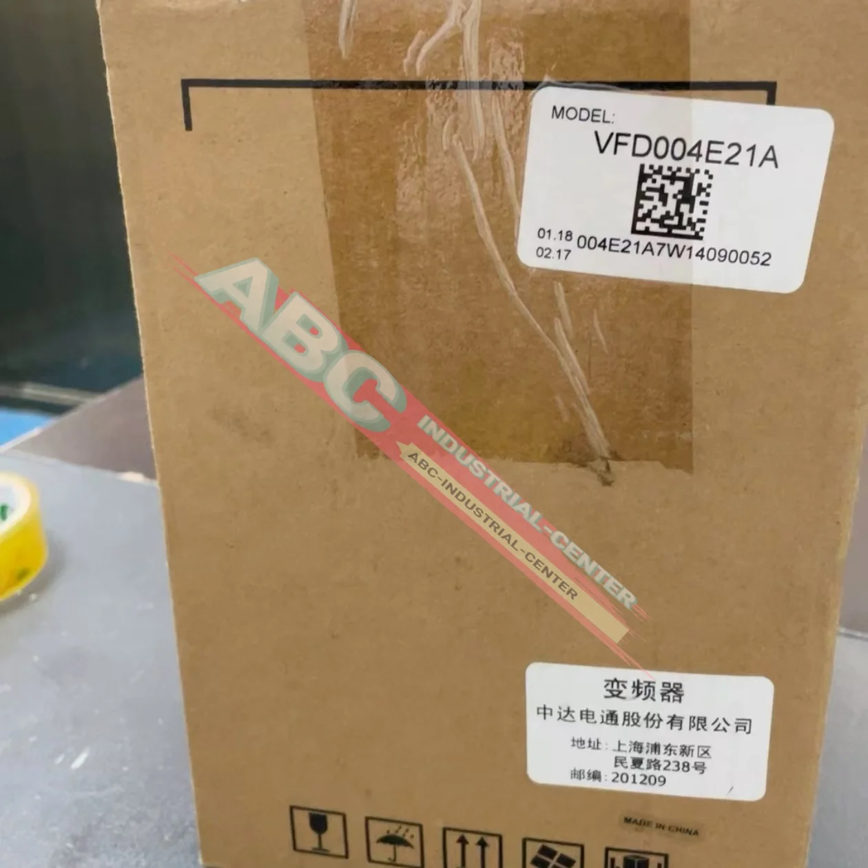 

VFD007B23A VFD007EL21A Преобразователь частоты совершенно новый