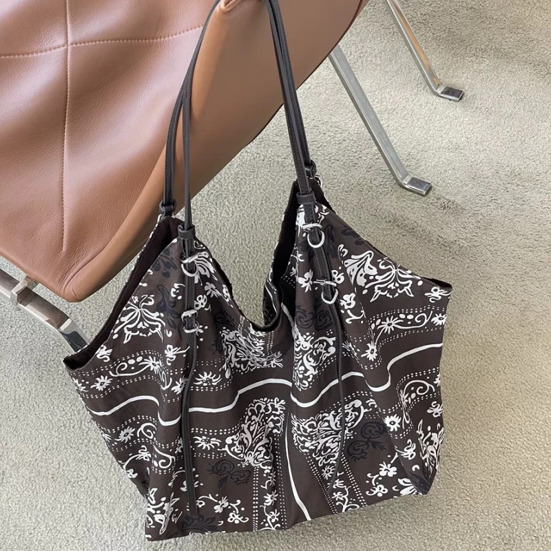 

Brand Animal Print Designer Shoulder Bag Fashion Versatile Lazy Handbag Large Capacity Satin Shopping Bag Casual Shoulder Bag