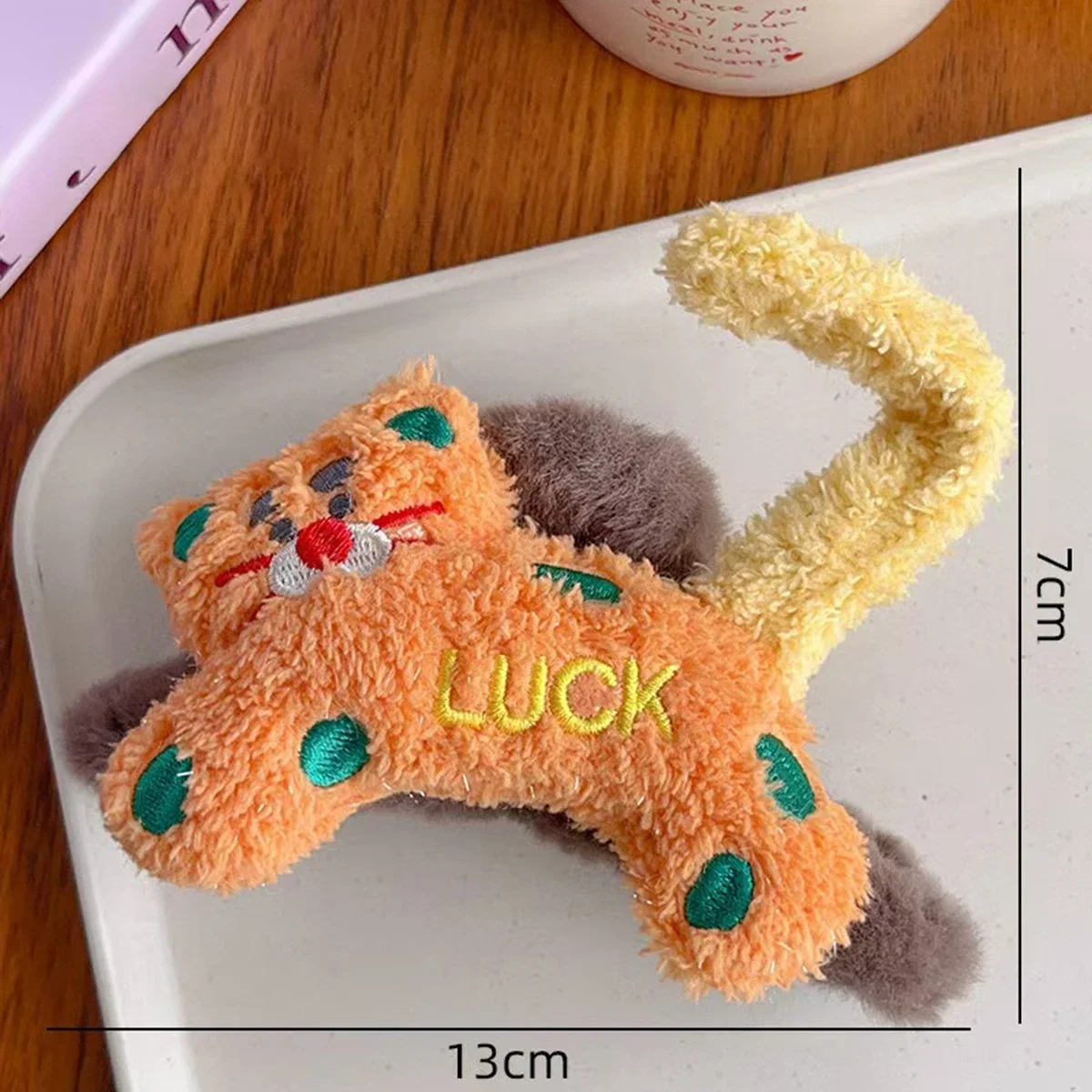 1pc autumn and winter plush hair clip fashion novel cute cute pet luck cat large back head hair shark clip