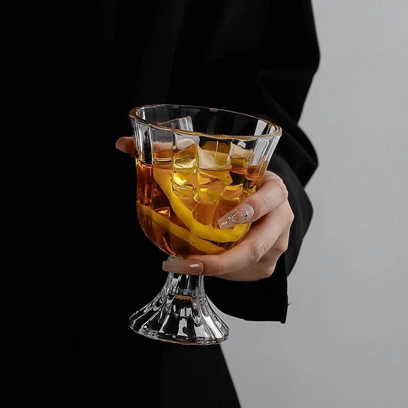 Elegant Glass Wine Goblets Champagne Flutes High Quality Drinkware Set for Cocktails and Beverages
