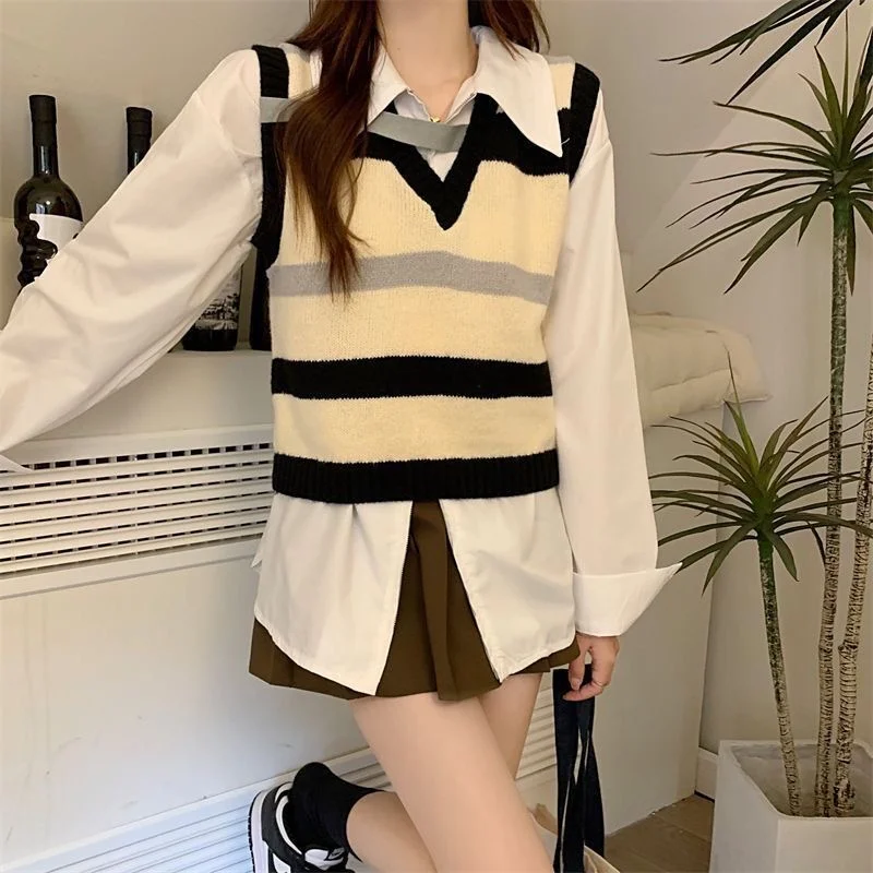 2024 New Fashion All-Matching Stripes Outside Wearing V-neck Vest Women Autumn Winter Color Patchwork Slim Knit Vest Short Ms