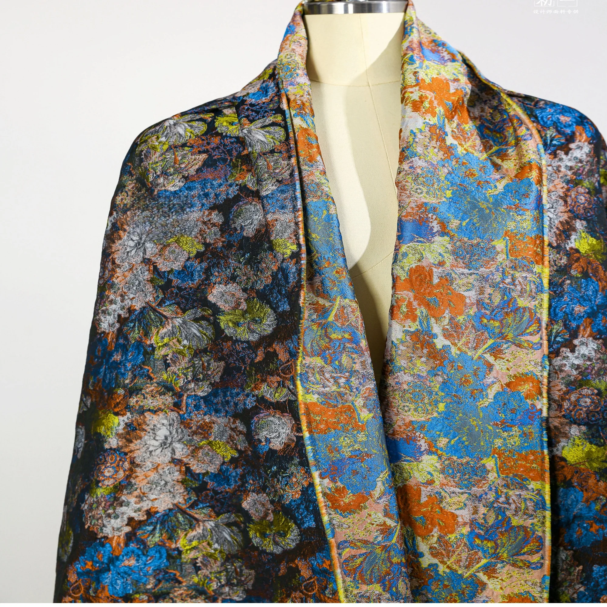 

0.5 Meter DIY Material Retro Court-Style Oil Painting Floral Jacquard Fabric for Home Decor And Crafts