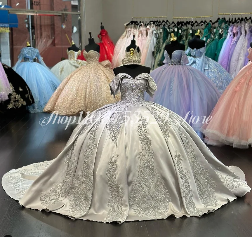 Glitter Silver Cathedral Train Quinceanera Dresses 2025 Off Shoulder Beaded Fifteen Prom Dresses Mexico vestidos de xv años