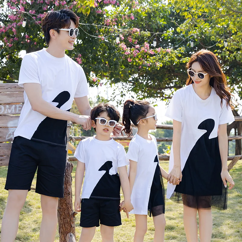 

Matching Family Outfits Summer Mommy and Daughter Dress Dad Son Matching Cotton T-shirt& Shorts Holiday Beach Couple Outfit