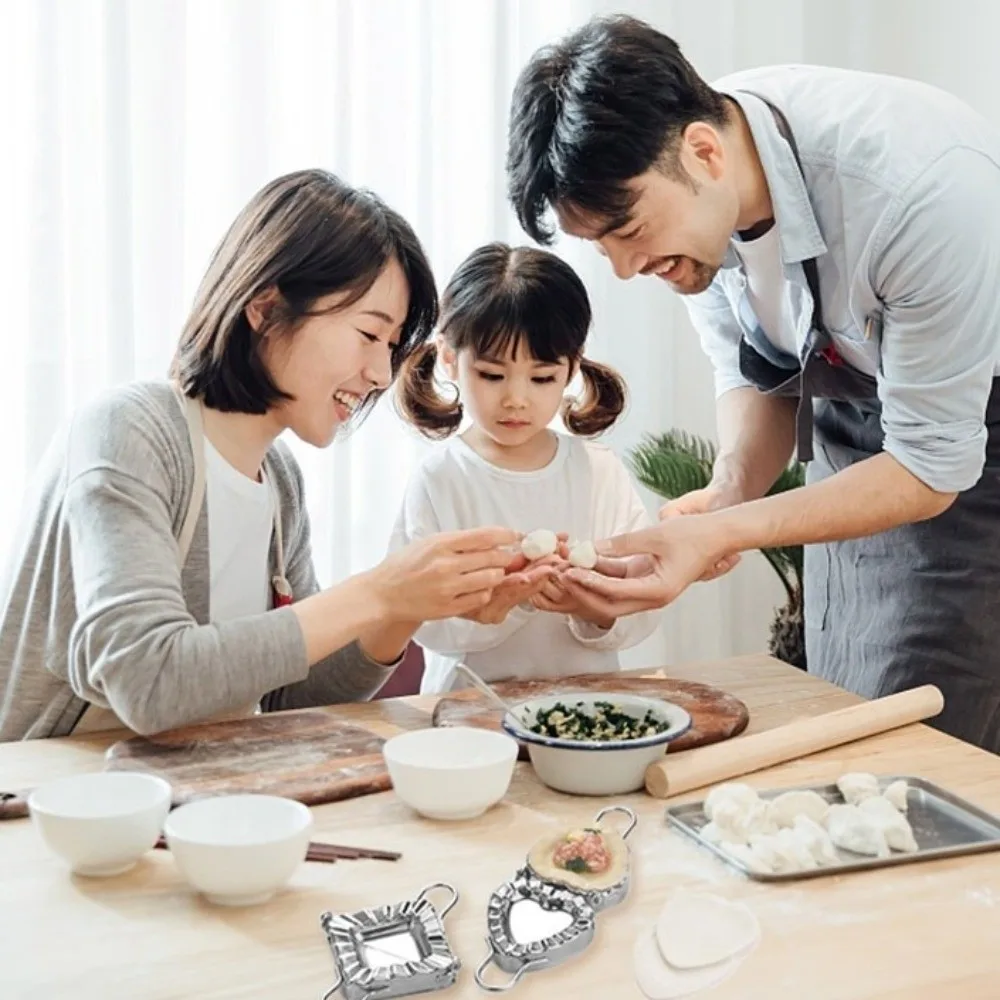 Stainless Steel Heart Shaped Dumpling Maker Folding Crimped Edge Dumpling Press Mold Rust-proof Comfortable Grip