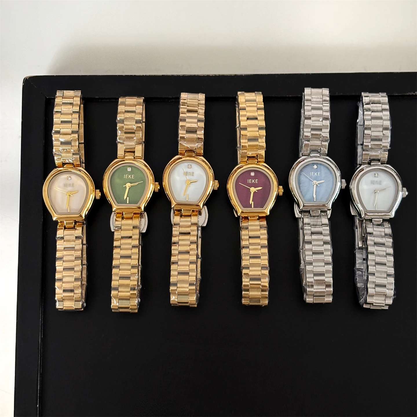 

Retro watch small lampshade high fashion and exquisite 2026 new stainless steel gold watch luxury ladies quartz watch gift