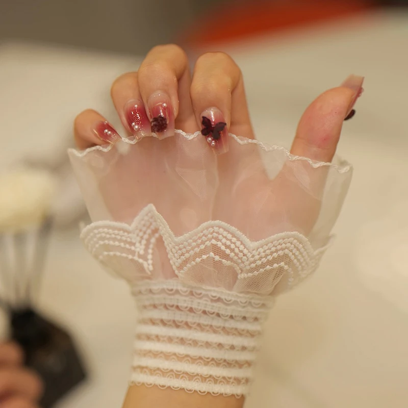 1Pair White Lace Mesh Lace Sleeves Nail Art Fake Pleated Cuff Manicure Props Beautiful Gentle Fake Cuffs Decorative