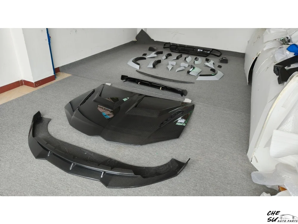 New Popular Car Upgrade Kit for Lamborghini URUS S Upgrade 1016 Style High-quality Carbon Fiber Body Kit, Customized Car Kit