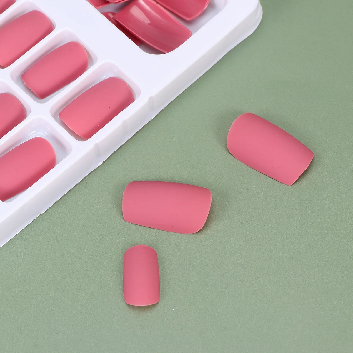 96Pcs Press on Nails Solid Color Fake Nail Covers Easy Apply Dull Finish Manicure Set for Women Girls Salon Or Home Nail Art Fun