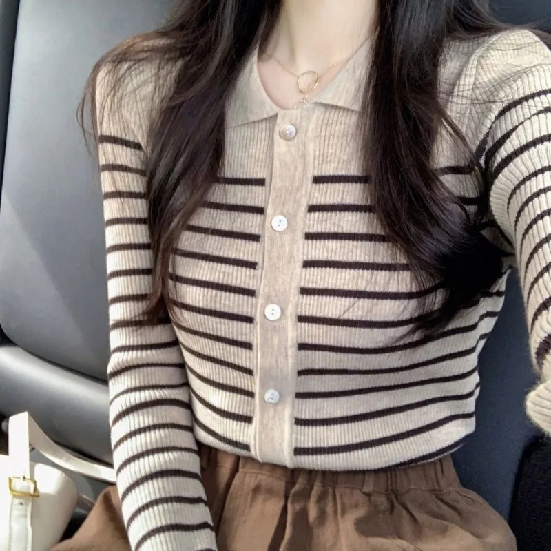 

Французский нежный стиль, вязаный кардиган в контрастную полоску с длинными рукавами для женщин, облегающий универсальный свитер, нижний топ
