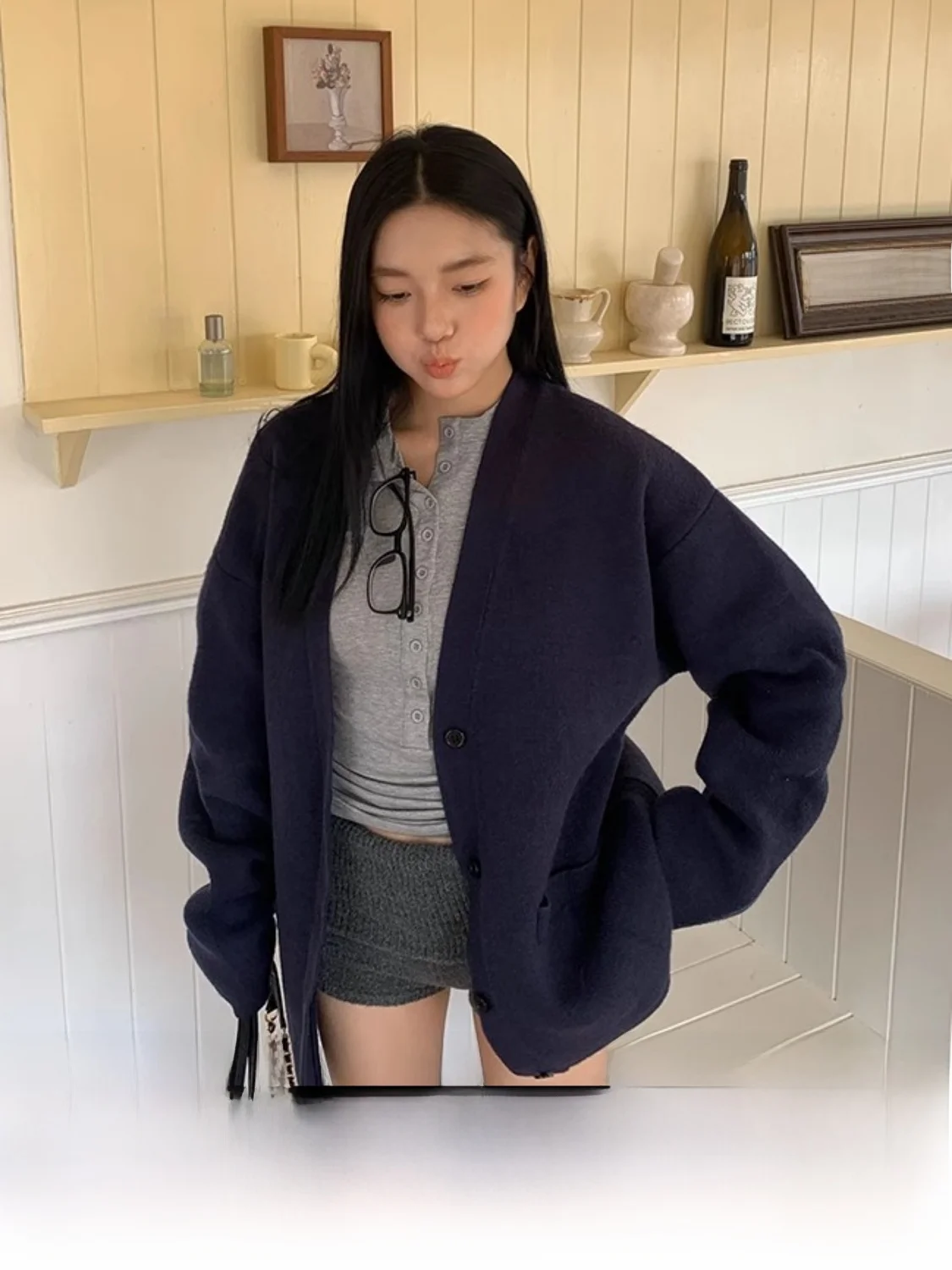 

Свободный вязаный кардиган с V-образным вырезом для женщин, тибетский синий, весна-осень 2025, новинка, удобный, в университетском стиле, модный, для повседневной носки