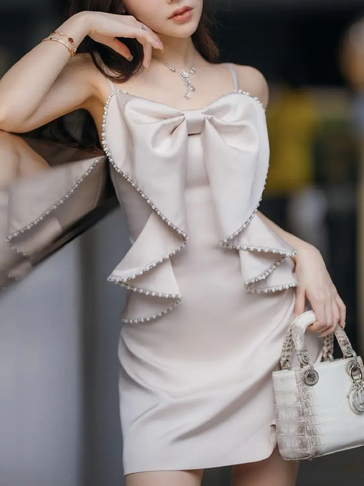 Luxury Pearl Rhinestone Ruffle Bow Cami ชุดภาษาฝรั่งเศสคํา Elegant วันเกิดชุดมินิสําหรับผู้หญิงหญิง Glamorous & Chic ชุด