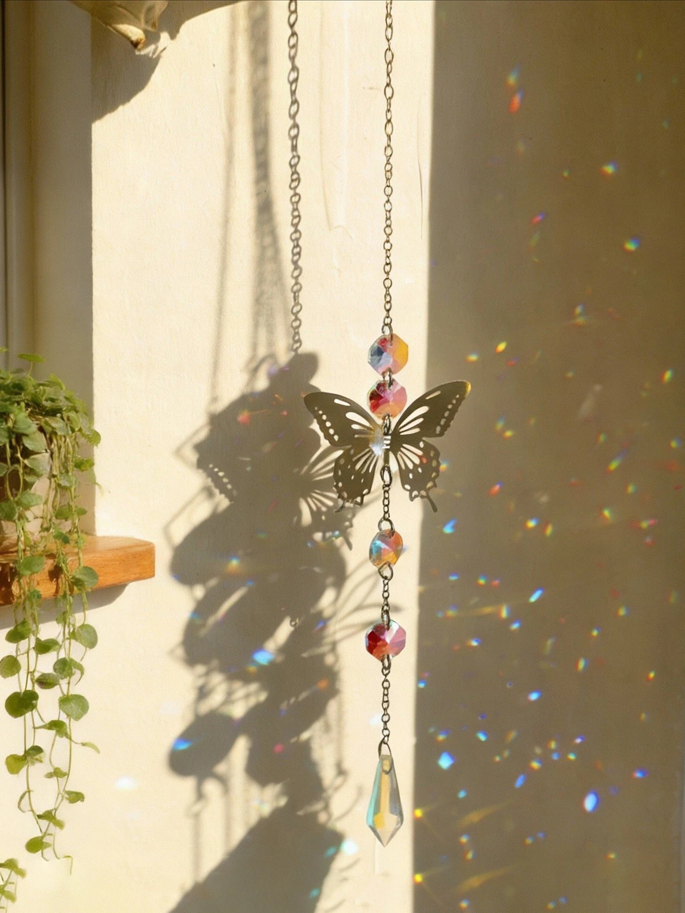 Butterfly Crystal Suncatcher Rainbow Maker Hanging Ornament with Prism Beads Light Catcher for Window Home Garden Decor Gifts