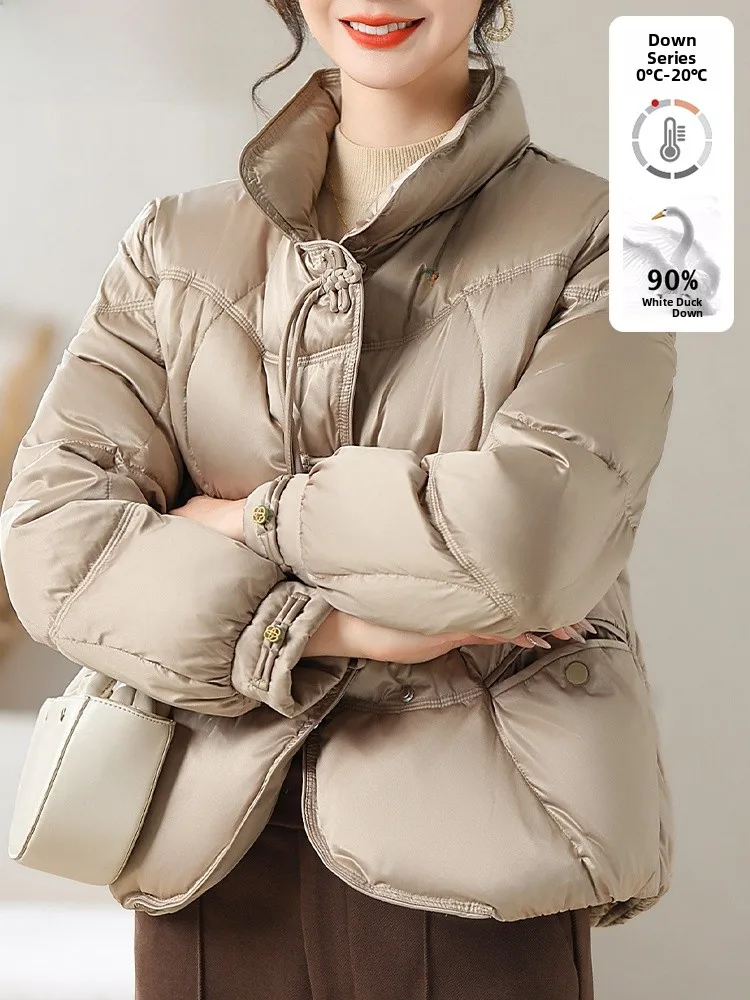 

Утепленная зимняя одежда в новом китайском национальном стиле: хлопковая куртка для среднего и старшего возраста, модель 2024 года, осенне-зимняя коллекция.