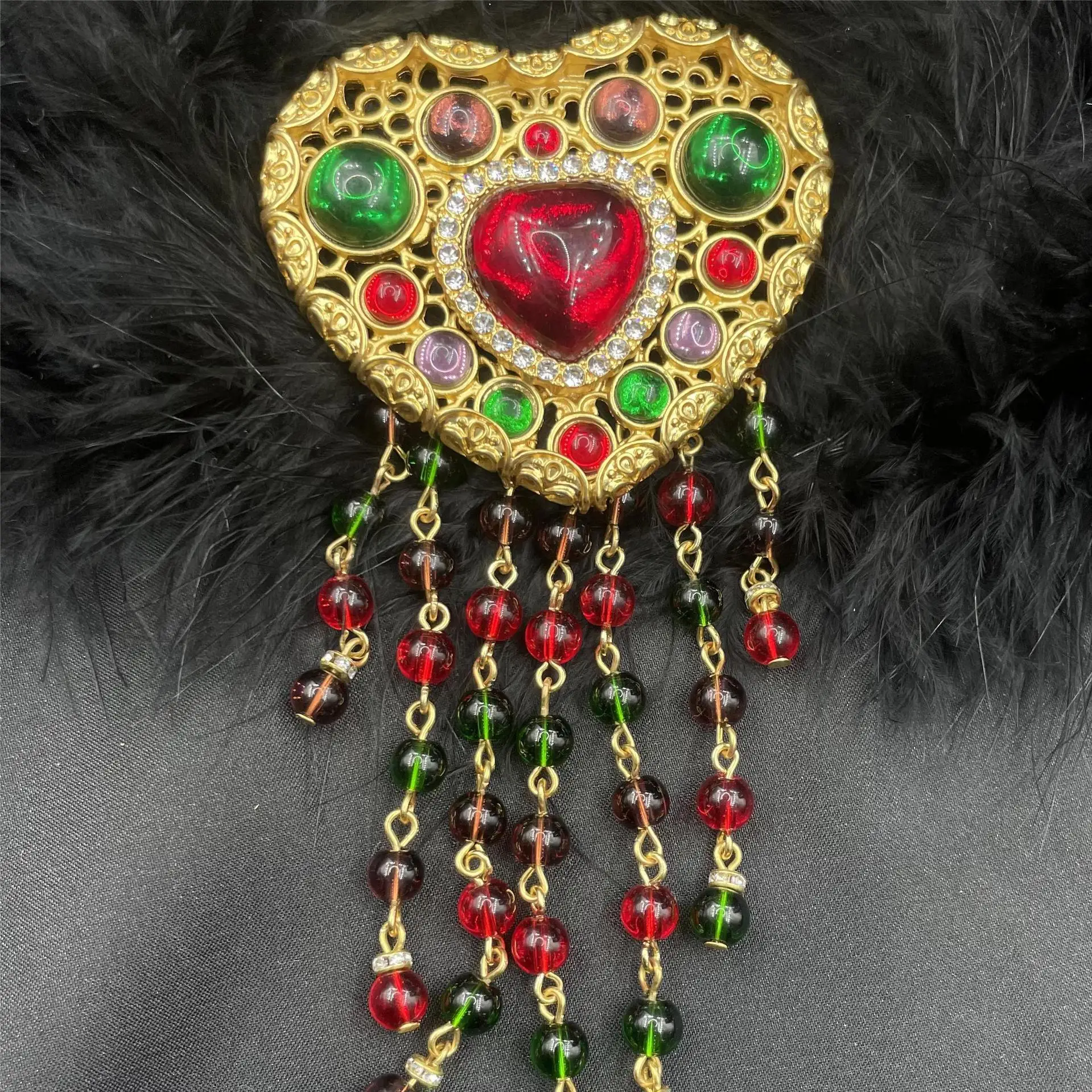

Retro Design Crystal Fringed Love Brooch Can Be Used As Necklace Dual-purpose