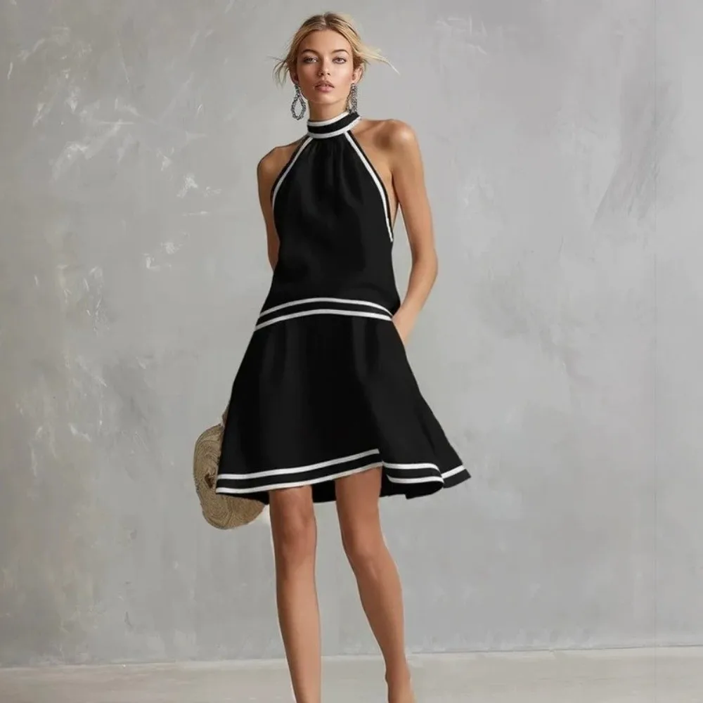 Robe d'été élégante sans manches à épaules dénudées, coupe ample, jupe courte trapèze, col suspendu