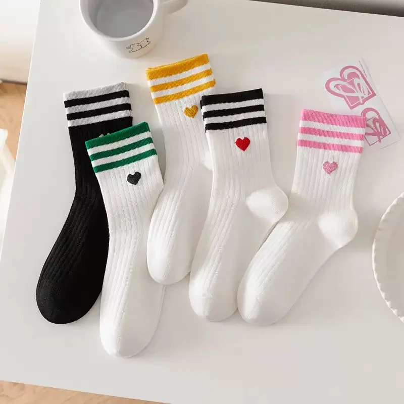 

1 pairs of striped women's sports versatile new heart-shaped women's long socks