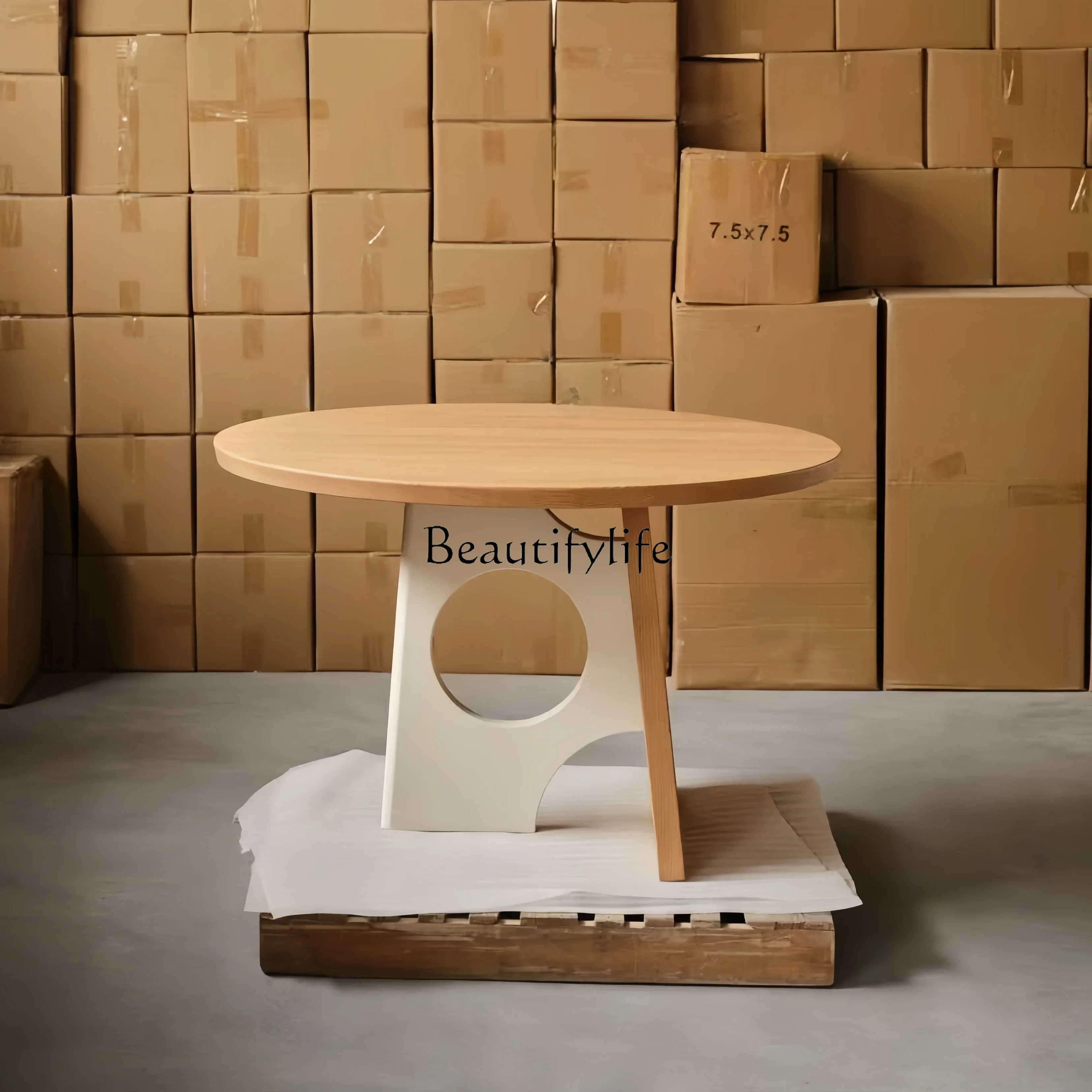 

Современный простой обеденный стол из массива дерева, кремовый, в стиле лёгкой роскоши, французский ретро-дизайн.