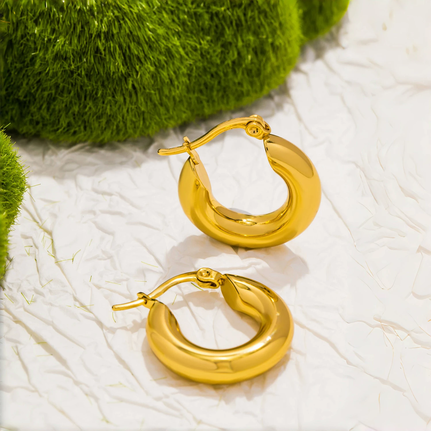 UHBINYCA Smooth Chunky Hoop Earrings for Women Texture C Shape Statement Earring Fine Polishing Stainless Steel Jewelry Gift