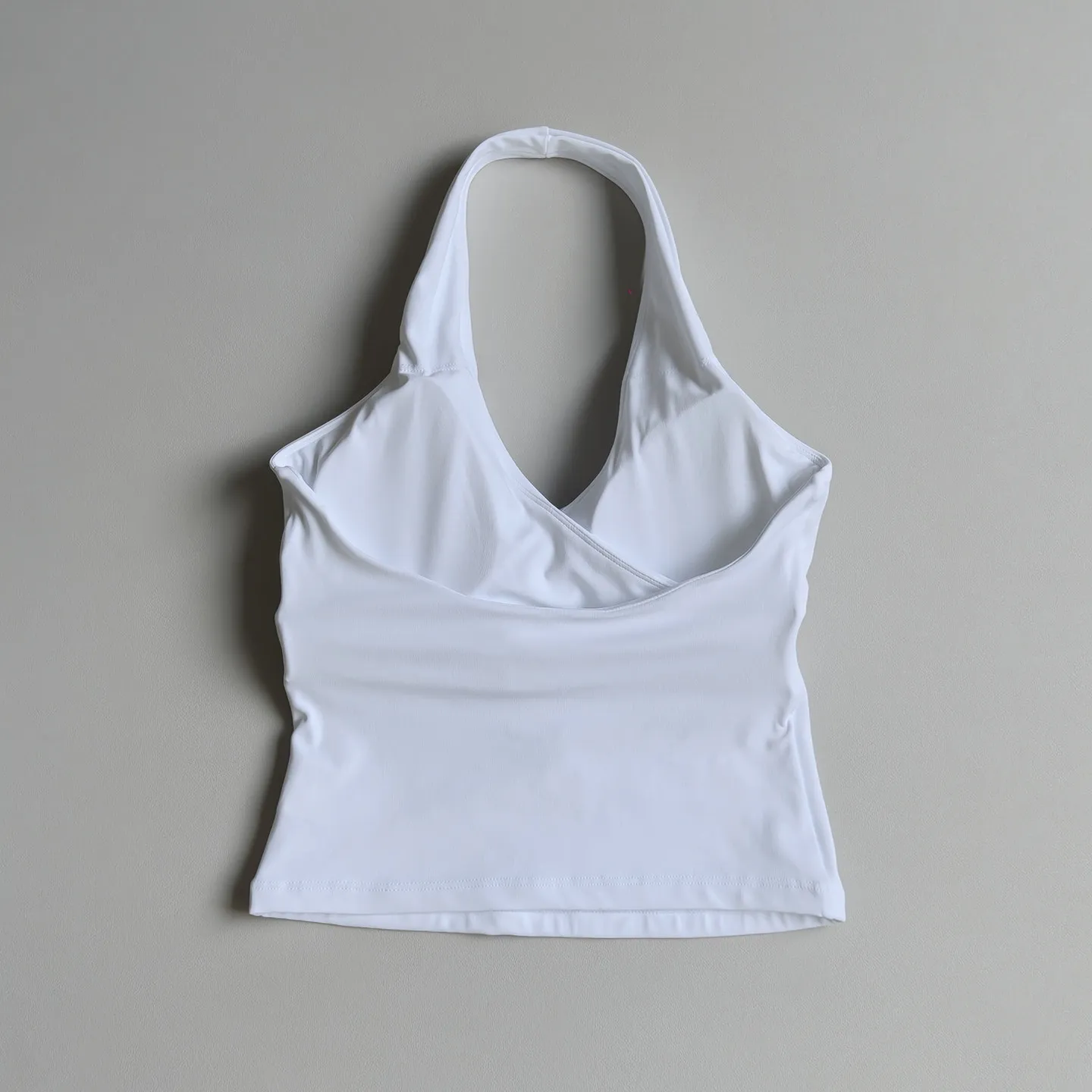 V-Ausschnitt, Neckholder, Yoga-Top, hochelastisch, bequem, atmungsaktiv, mit schickem Rückenausschnitt, figurformend, Sport-BH, für den Außenbereich geeignet. – Detail 6