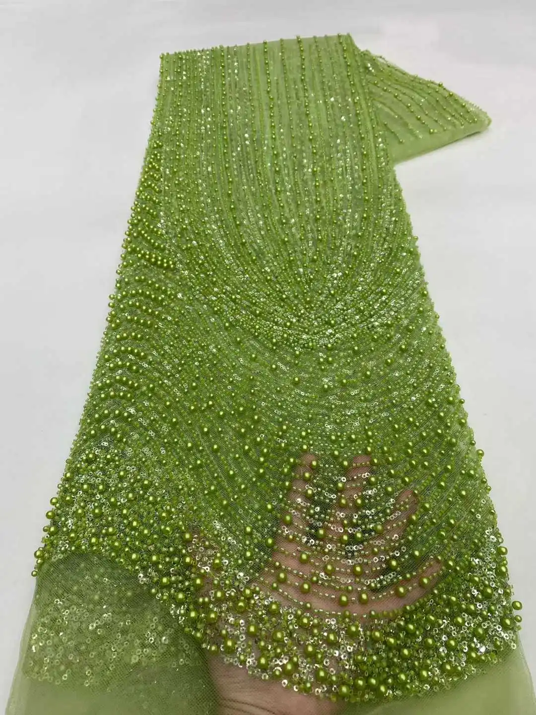 Afrikaanse handgemaakte zware kralen en pailletten borduurwerk kant 2025, luxe mode Franse Nigeriaanse mesh kant stof voor trouwjurk