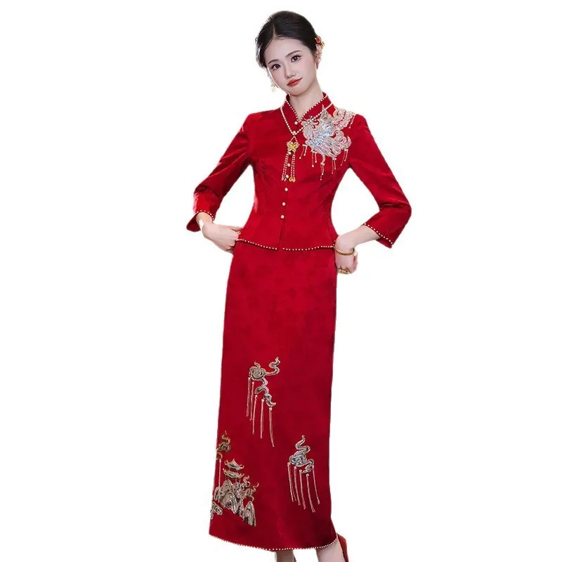 A new Chinese-style small dress with red fishtail cheongsam and toasting vibe