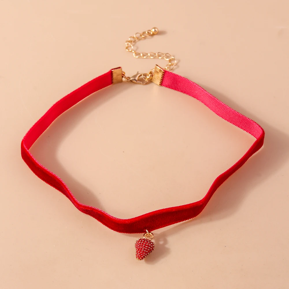 Modische rote Samtkette für Damen, koreanischer Stil, Erdbeer-Choker-Kette, Mädchen-Party- und Festivalschmuck, Geschenkidee – Detail 1
