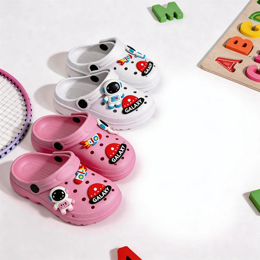 Summer New Fashionable Casual Sandals for Children Cute Space Theme Lightweight Non-Slip Garden Shoes Outdoor Beach Slippers