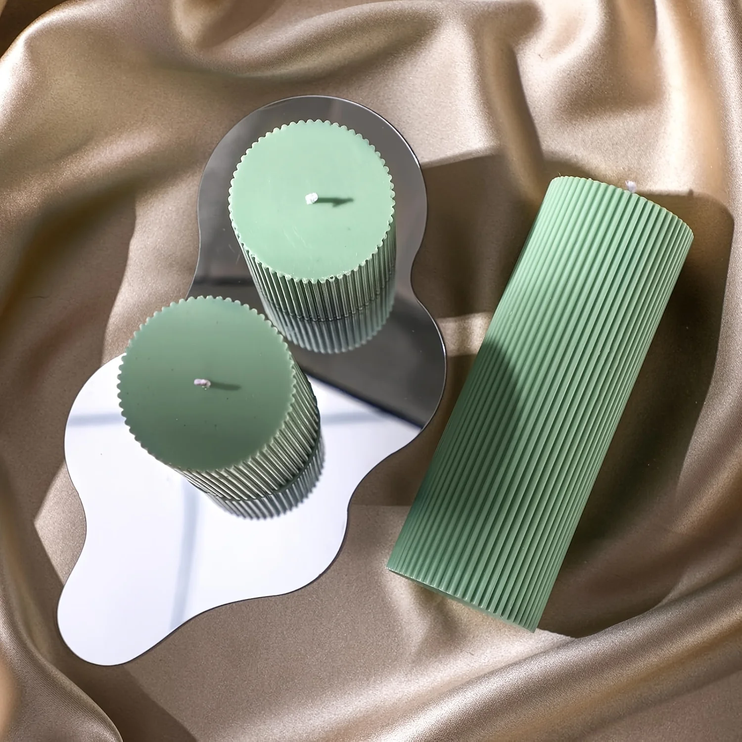 3‑Pcs Green Ribbed Pillar Candles, 5cm Dia, 5/7.5/10cm Height, Modern Aesthetic Home Decor for Bathroom Living Room