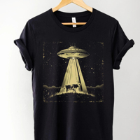 Best Selling UFO Cow Abduction Shirt, Funny Vintage Retro Graphic Alien Tshirt, Paranormal Aesthetic UFO Tee, Retro 90s T-shirt